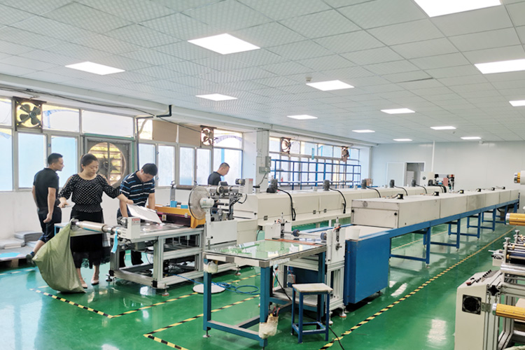 J9直营集团导热硅胶片生产风采展示 J9直营集团导热硅胶片生产风采展示